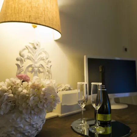 特纳塔达莫尔酒店 San Mango Piemonte