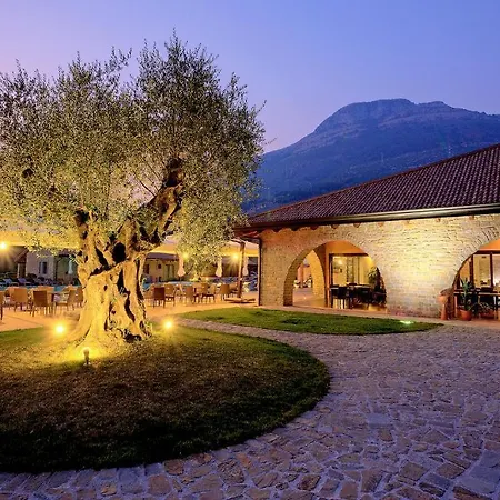 特纳塔达莫尔酒店 San Mango Piemonte