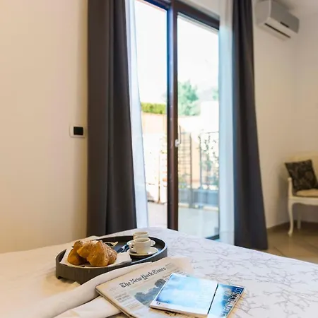 特纳塔达莫尔酒店 San Mango Piemonte